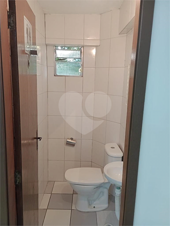 Sala Comercial de 70m² em Condomínio Fechado - Ótima Localização!