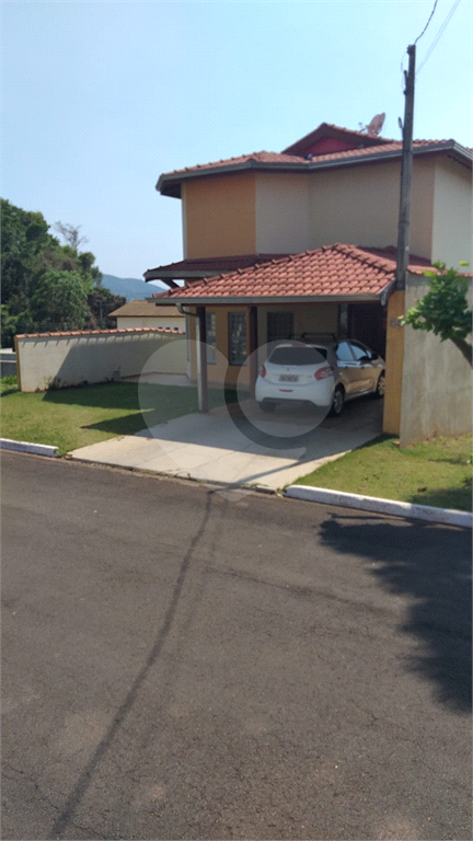 Casa à venda com 2 quartos, 160m² - Foto 1