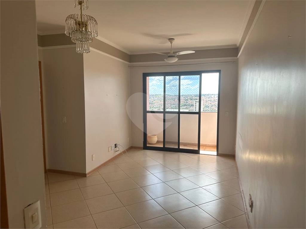 Apartamento à venda com 3 quartos, 81m² - Foto 1