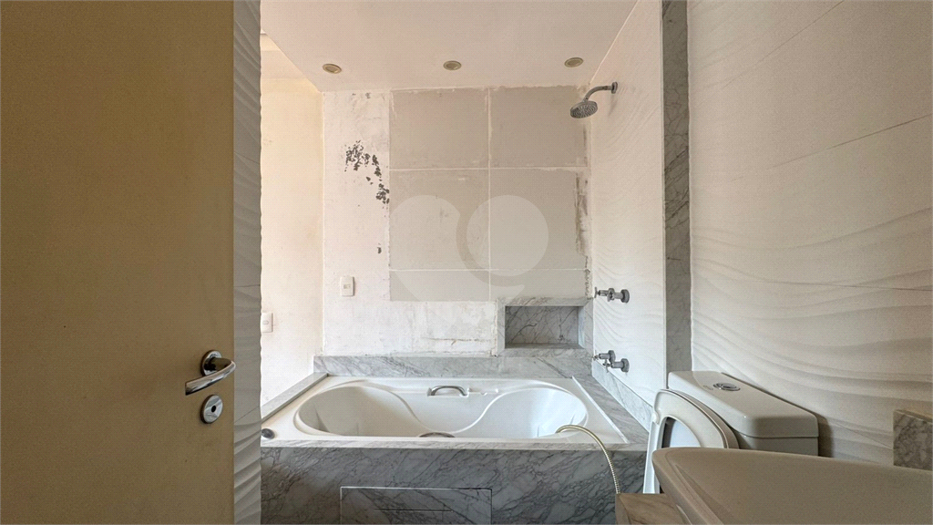 Apartamento a venda no Campo BElo