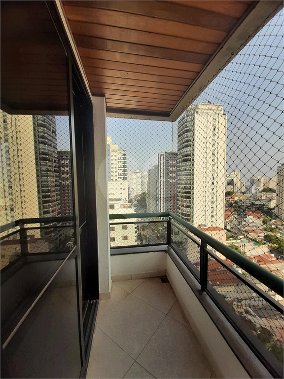 Apartamento para vender em Santana com 220m2, 4 quartos, sendo 3 suítes, 5 banheiros e 3 vagas