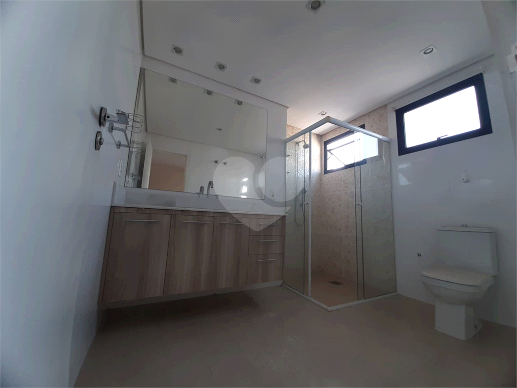 Apartamento para vender em Santana com 220m2, 4 quartos, sendo 3 suítes, 5 banheiros e 3 vagas