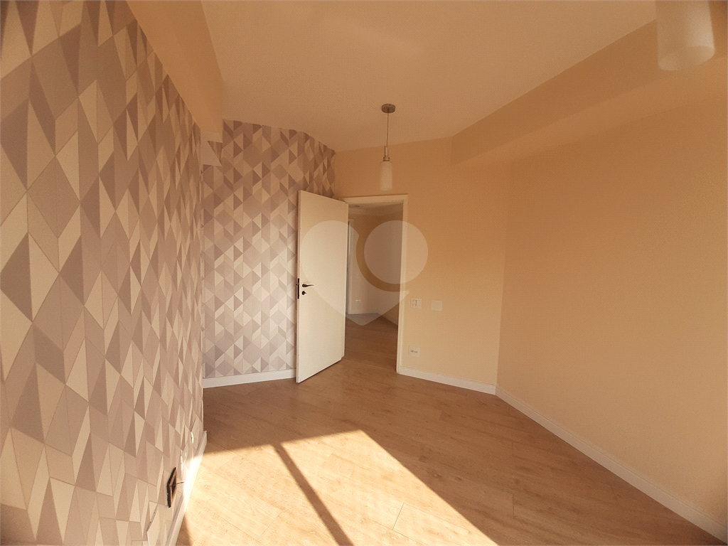 Apartamento para vender em Santana com 220m2, 4 quartos, sendo 3 suítes, 5 banheiros e 3 vagas