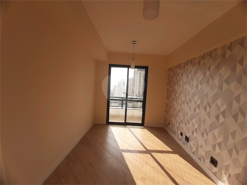 Apartamento para vender em Santana com 220m2, 4 quartos, sendo 3 suítes, 5 banheiros e 3 vagas