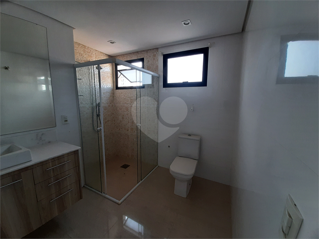 Apartamento para vender em Santana com 220m2, 4 quartos, sendo 3 suítes, 5 banheiros e 3 vagas