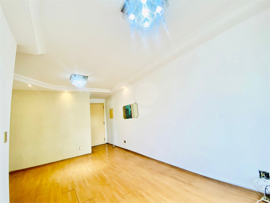 Apartamento à venda com 3 quartos, 72m² - Foto 2