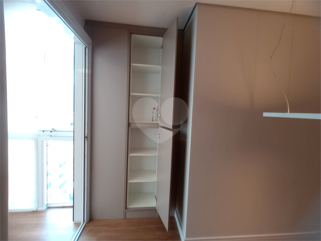 Sala Totalmente reformada por Arquiteta Renomada