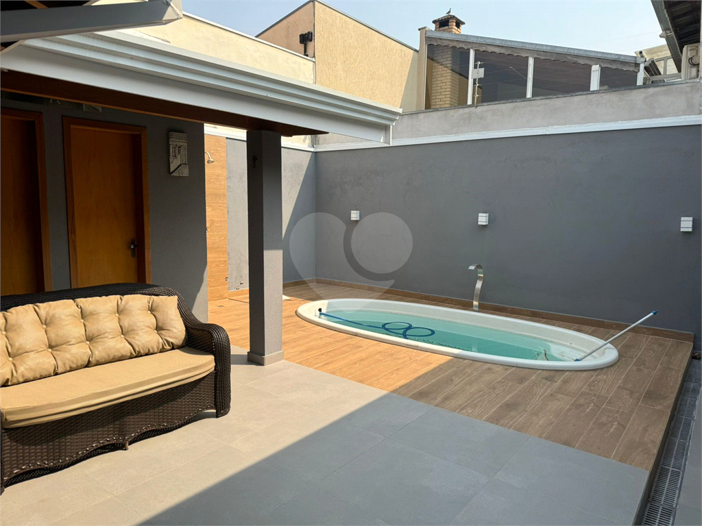 Casa à venda com 3 quartos, 156m² - Foto 1