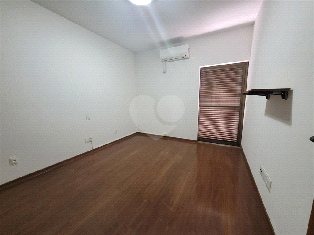 Apartamento para alugar com 3 quartos, 250m² - Foto 15
