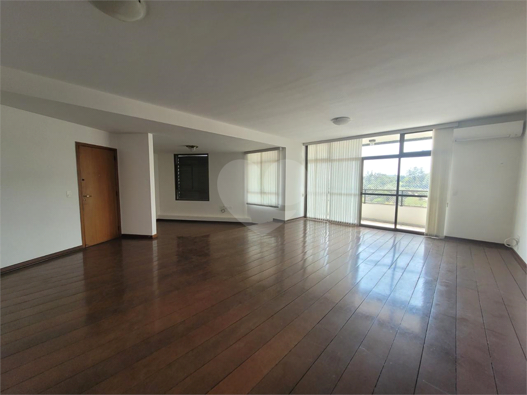 Apartamento para alugar com 3 quartos, 250m² - Foto 1