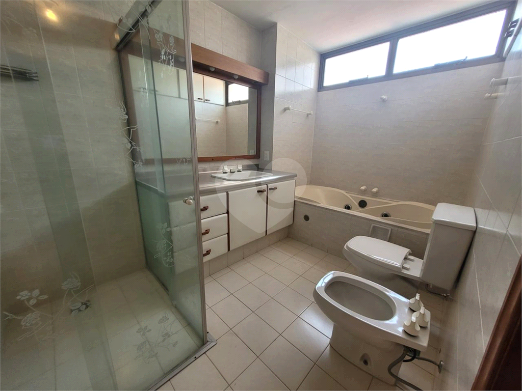 Apartamento para alugar com 3 quartos, 250m² - Foto 10