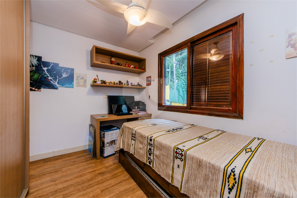 Casa de Alto Padrão à Venda Próximo ao Horto Florestal – 4 Dormitórios, 3 Suítes e Jacuzzi