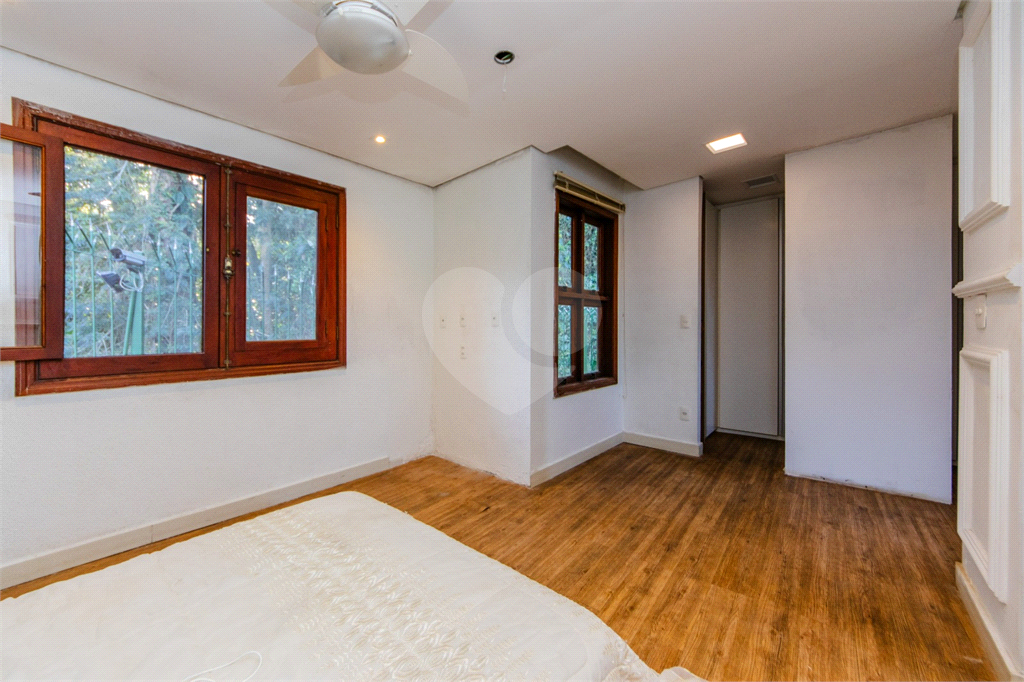 Casa de Alto Padrão à Venda Próximo ao Horto Florestal – 4 Dormitórios, 3 Suítes e Jacuzzi
