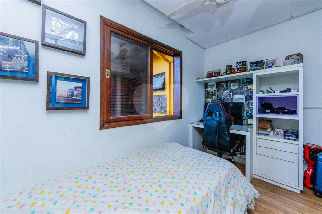 Casa de Alto Padrão à Venda Próximo ao Horto Florestal – 4 Dormitórios, 3 Suítes e Jacuzzi