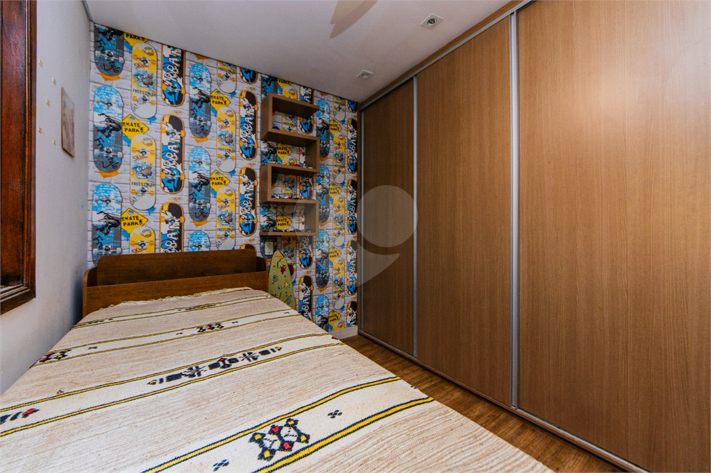 Casa de Alto Padrão à Venda Próximo ao Horto Florestal – 4 Dormitórios, 3 Suítes e Jacuzzi