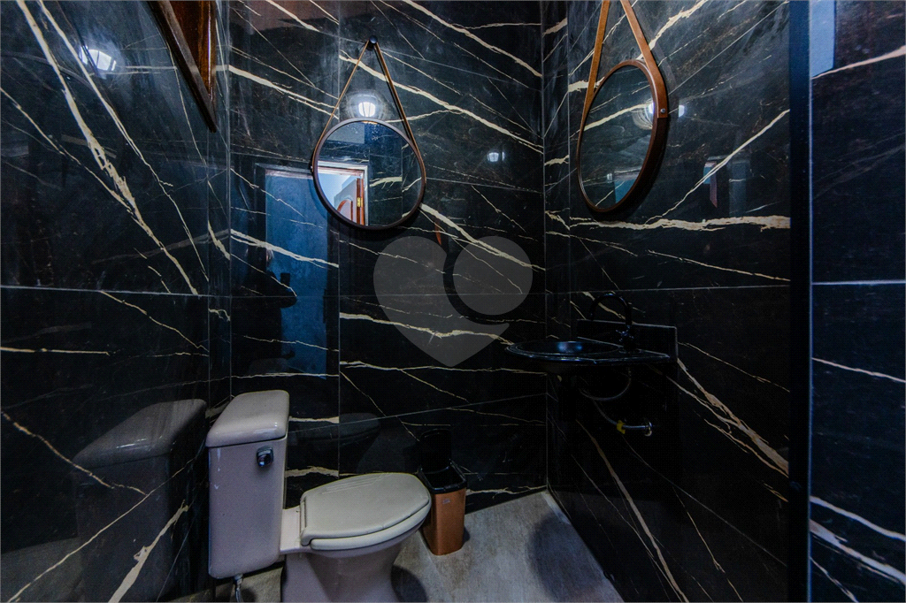 Casa de Alto Padrão à Venda Próximo ao Horto Florestal – 4 Dormitórios, 3 Suítes e Jacuzzi