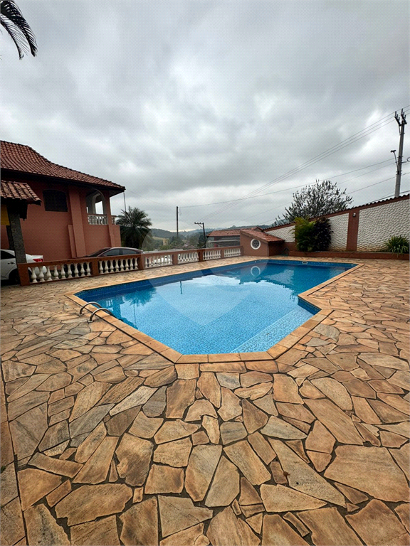 Casa à venda com 3 quartos, 400m² - Foto 1