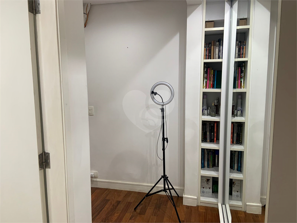 APARTAMENTO em PINHEIROS
