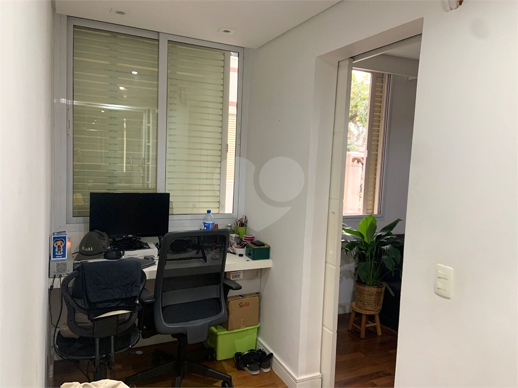 APARTAMENTO em PINHEIROS
