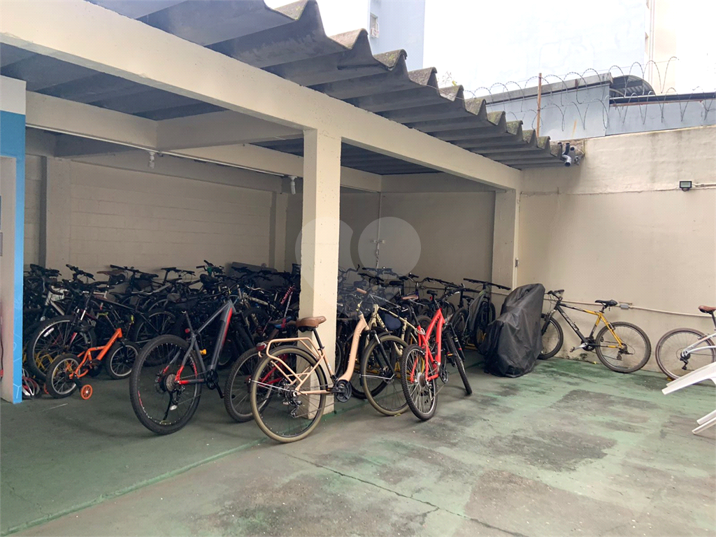 APARTAMENTO em PINHEIROS