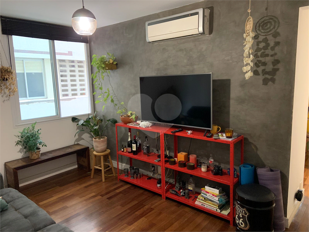 APARTAMENTO em PINHEIROS