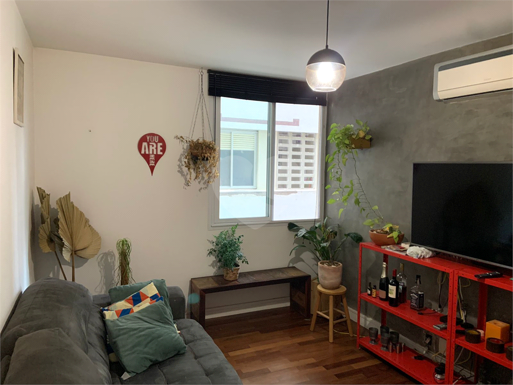 APARTAMENTO em PINHEIROS