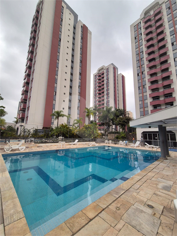 Apartamento  a venda com 03 quartos sendo 01 suíte em Santana, próximo ao metro! 