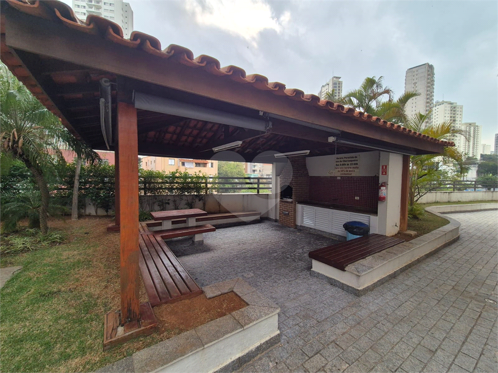 Apartamento  a venda com 03 quartos sendo 01 suíte em Santana, próximo ao metro! 