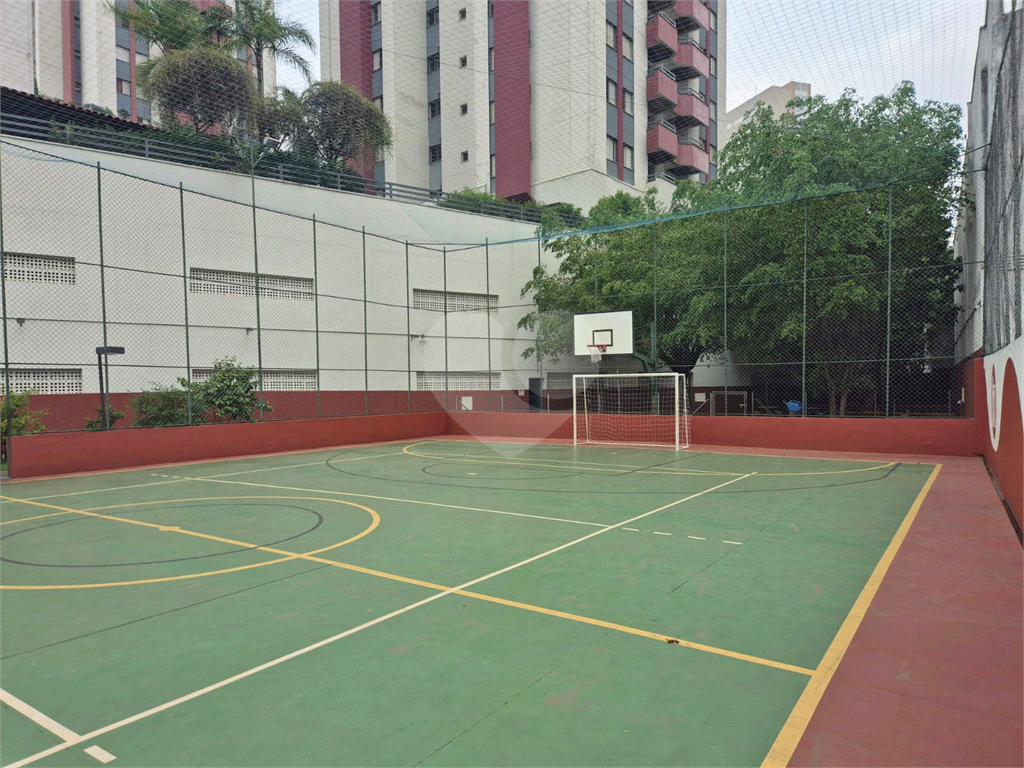 Apartamento  a venda com 03 quartos sendo 01 suíte em Santana, próximo ao metro! 