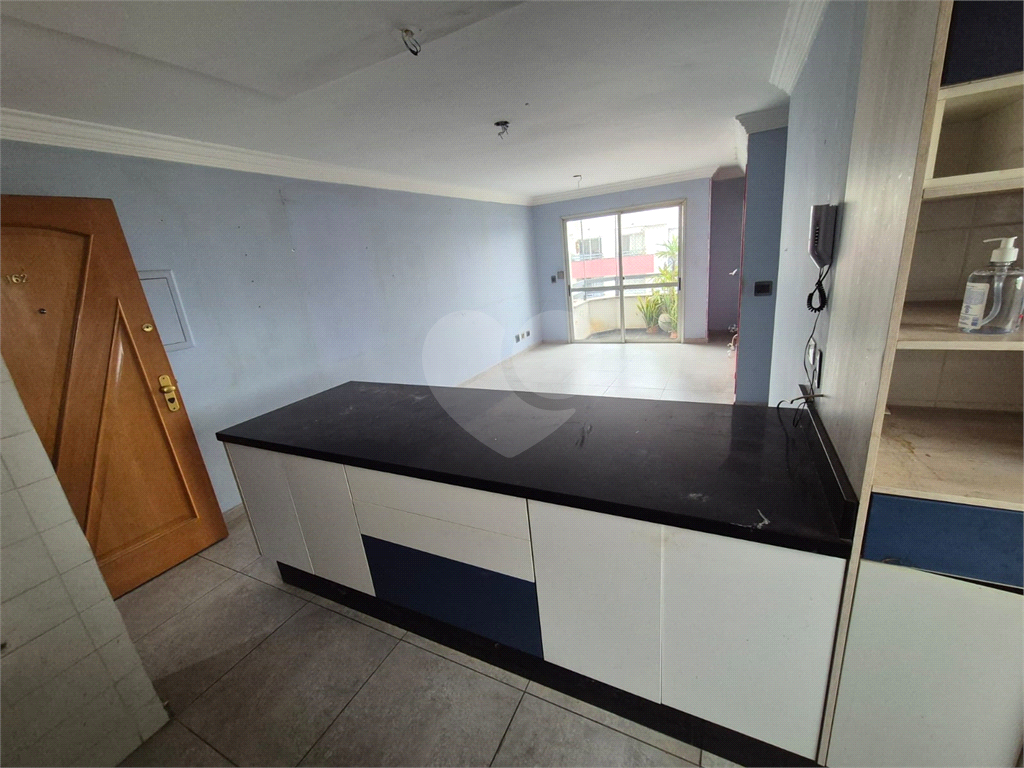 Apartamento  a venda com 03 quartos sendo 01 suíte em Santana, próximo ao metro! 