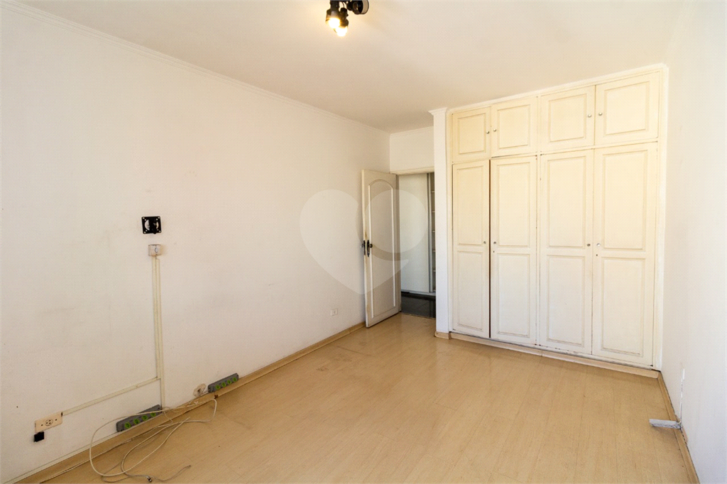 APARTAMENTO em HIGIENÓPOLIS