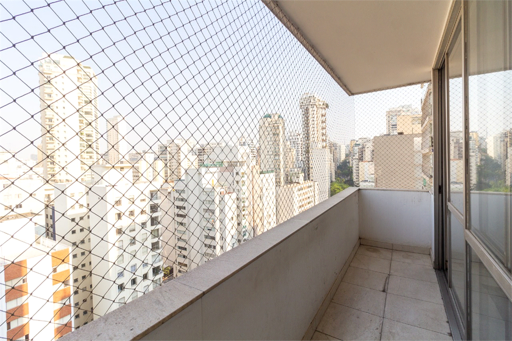 APARTAMENTO em HIGIENÓPOLIS