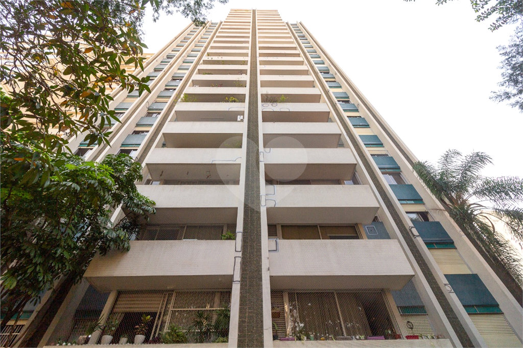 APARTAMENTO em HIGIENÓPOLIS