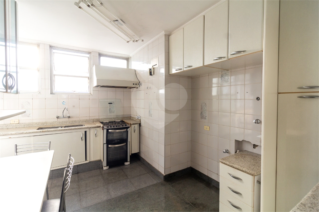 APARTAMENTO em HIGIENÓPOLIS