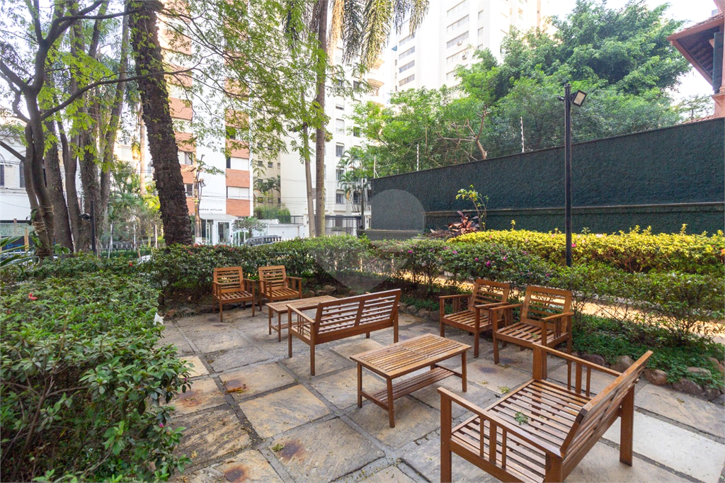 APARTAMENTO em HIGIENÓPOLIS