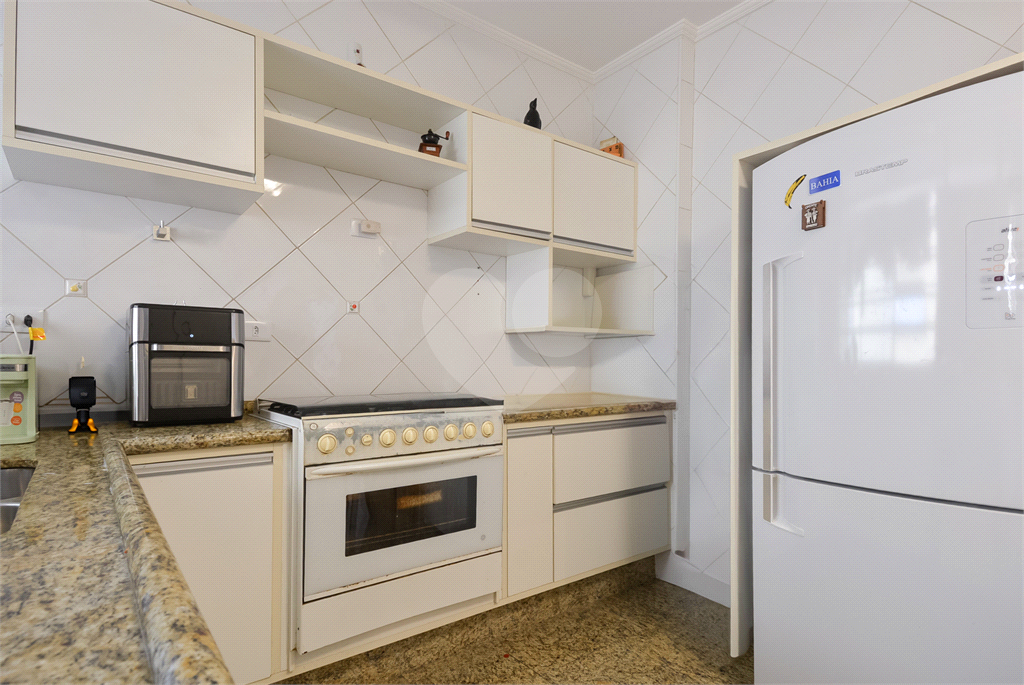 Apartamento de 180 m² em ótima localização na Rua Baronesa de Itú em Higienópolis