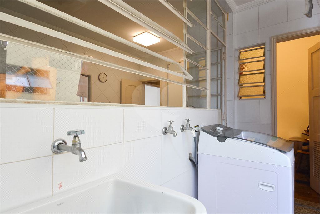 Apartamento de 180 m² em ótima localização na Rua Baronesa de Itú em Higienópolis