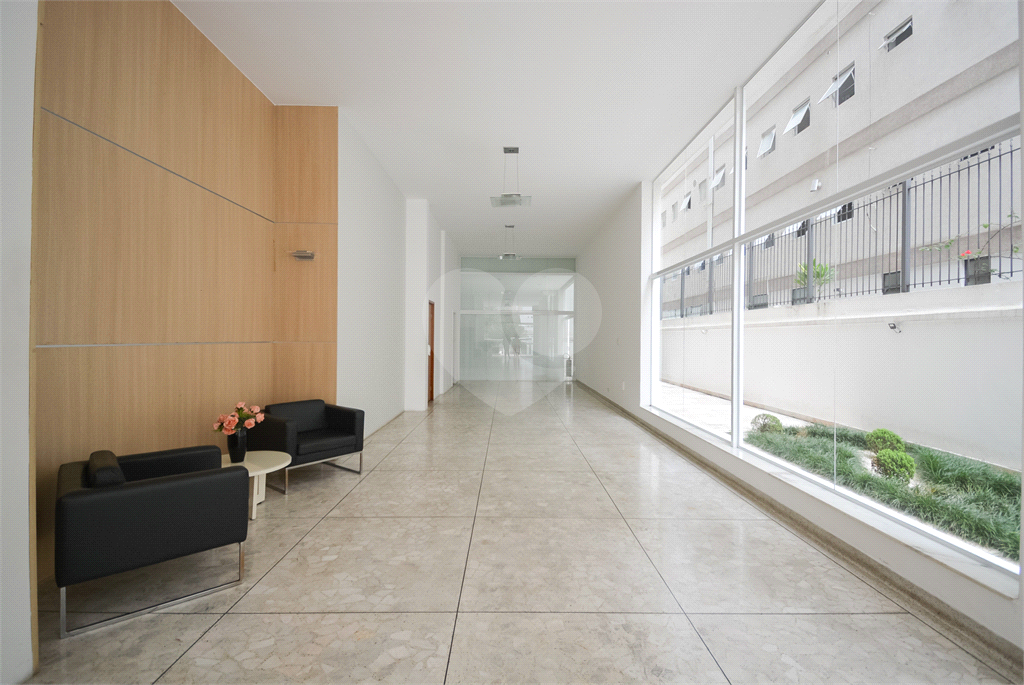 Apartamento de 180 m² em ótima localização na Rua Baronesa de Itú em Higienópolis