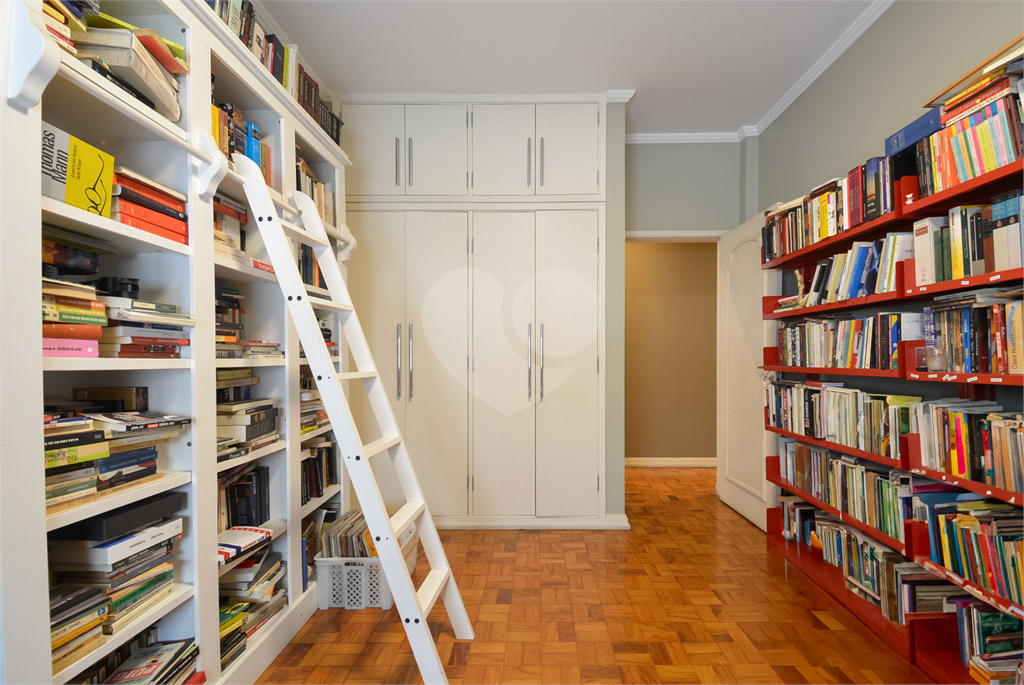 Apartamento de 180 m² em ótima localização na Rua Baronesa de Itú em Higienópolis