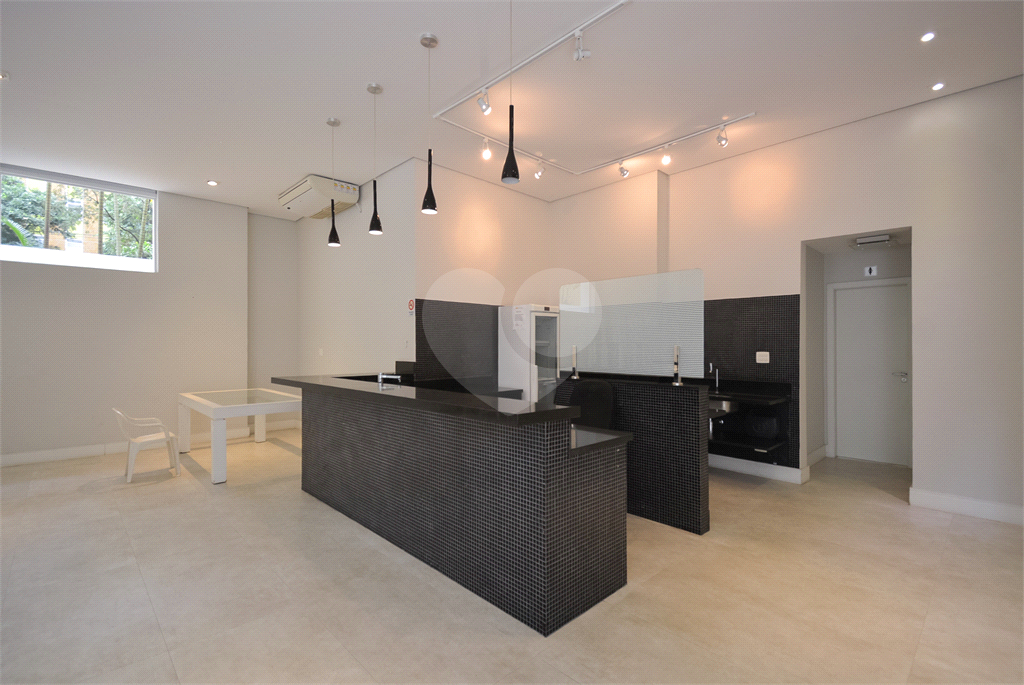Apartamento de 180 m² em ótima localização na Rua Baronesa de Itú em Higienópolis