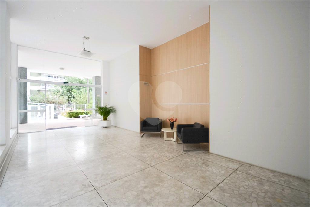 Apartamento de 180 m² em ótima localização na Rua Baronesa de Itú em Higienópolis