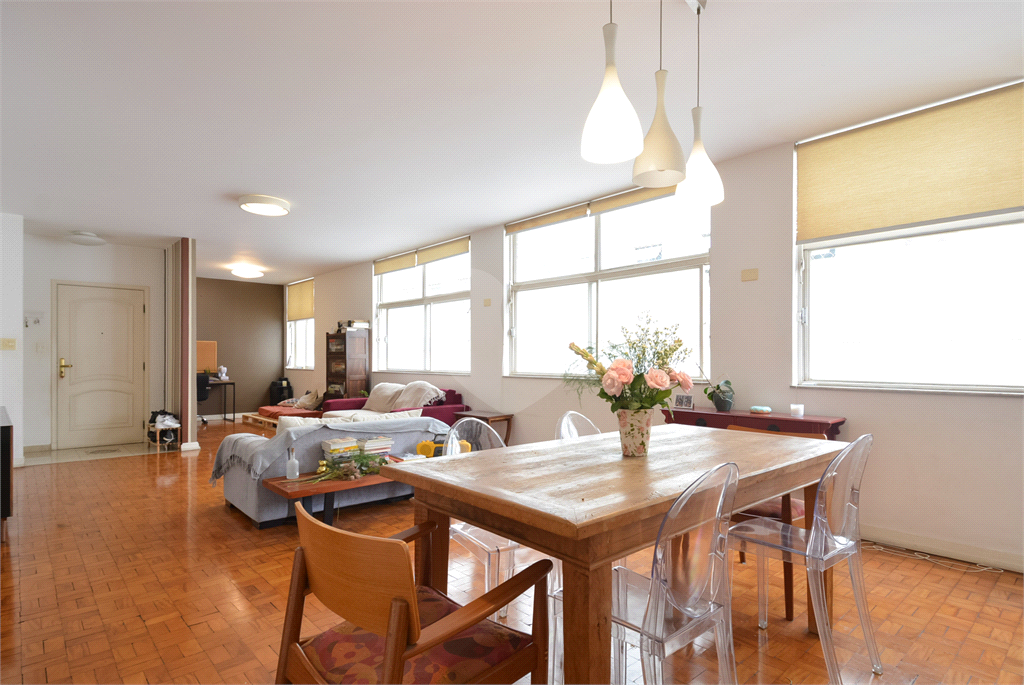 Apartamento de 180 m² em ótima localização na Rua Baronesa de Itú em Higienópolis