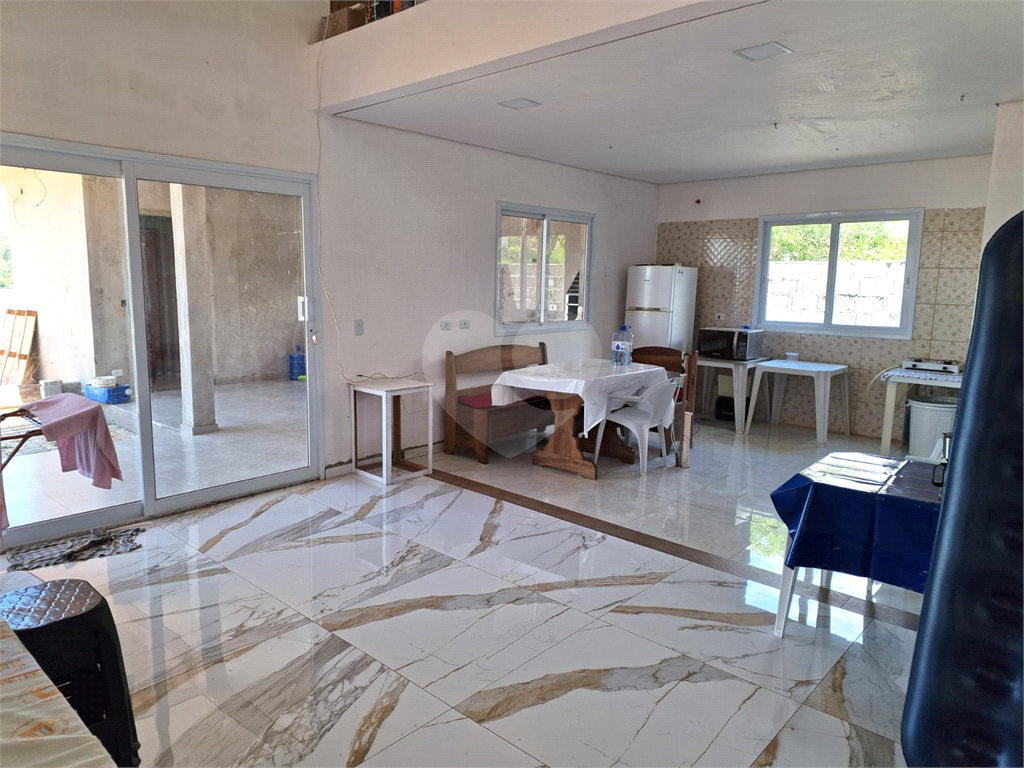 Casa de Condomínio à venda com 4 quartos, 250m² - Foto 9