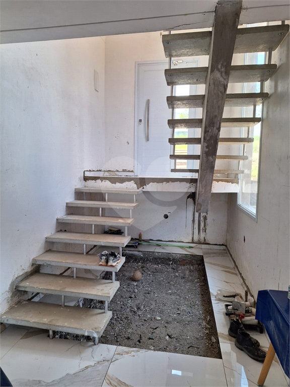 Casa de Condomínio à venda com 4 quartos, 250m² - Foto 23