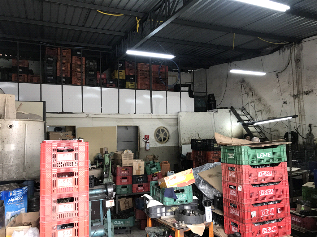 Prédio Comercial de esquina, na Avenida Nossa Senhora da Concórdia, Tremembé!!