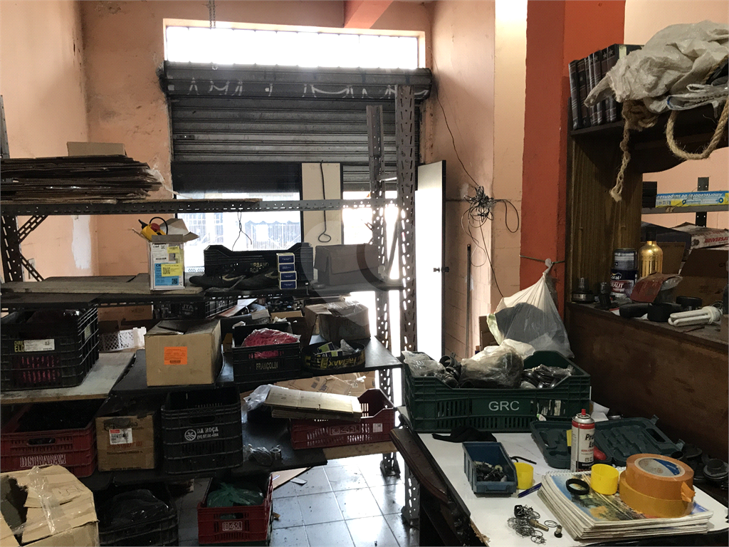 Prédio Comercial de esquina, na Avenida Nossa Senhora da Concórdia, Tremembé!!