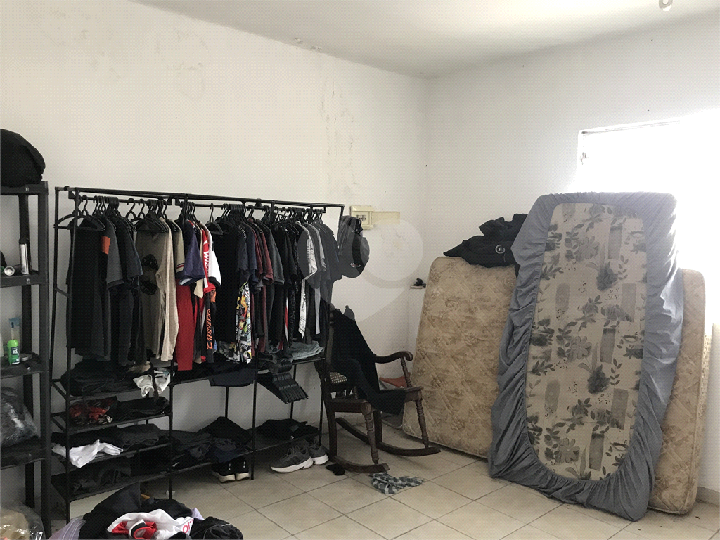 Prédio Comercial de esquina, na Avenida Nossa Senhora da Concórdia, Tremembé!!