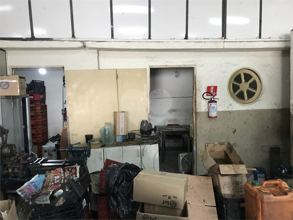 Prédio Comercial de esquina, na Avenida Nossa Senhora da Concórdia, Tremembé!!