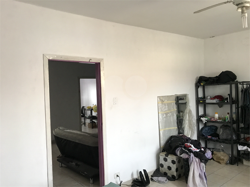 Prédio Comercial de esquina, na Avenida Nossa Senhora da Concórdia, Tremembé!!
