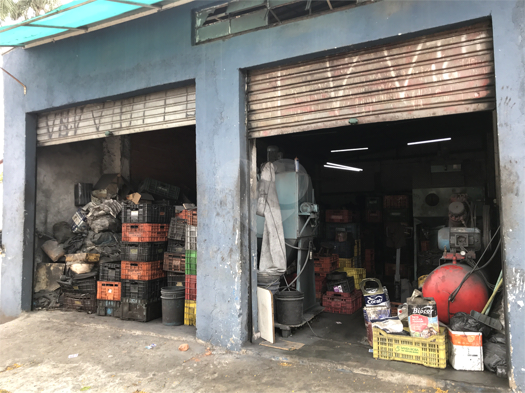 Prédio Comercial de esquina, na Avenida Nossa Senhora da Concórdia, Tremembé!!
